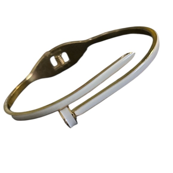 18K gold plated vintage cream gold-tone Nail fashion bracelet - Picture 12 of 12